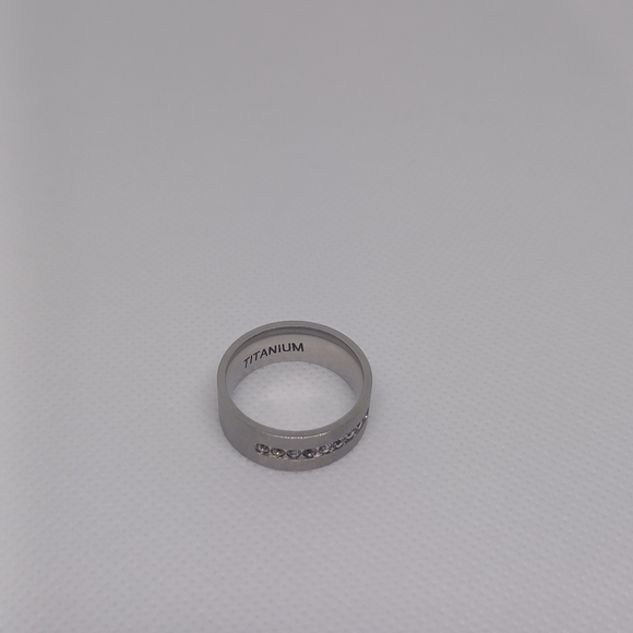 Mens Titanium Ring - Picture 4 of 5